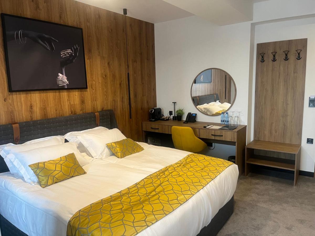 Hotel Niks Sevlievo Esterno foto