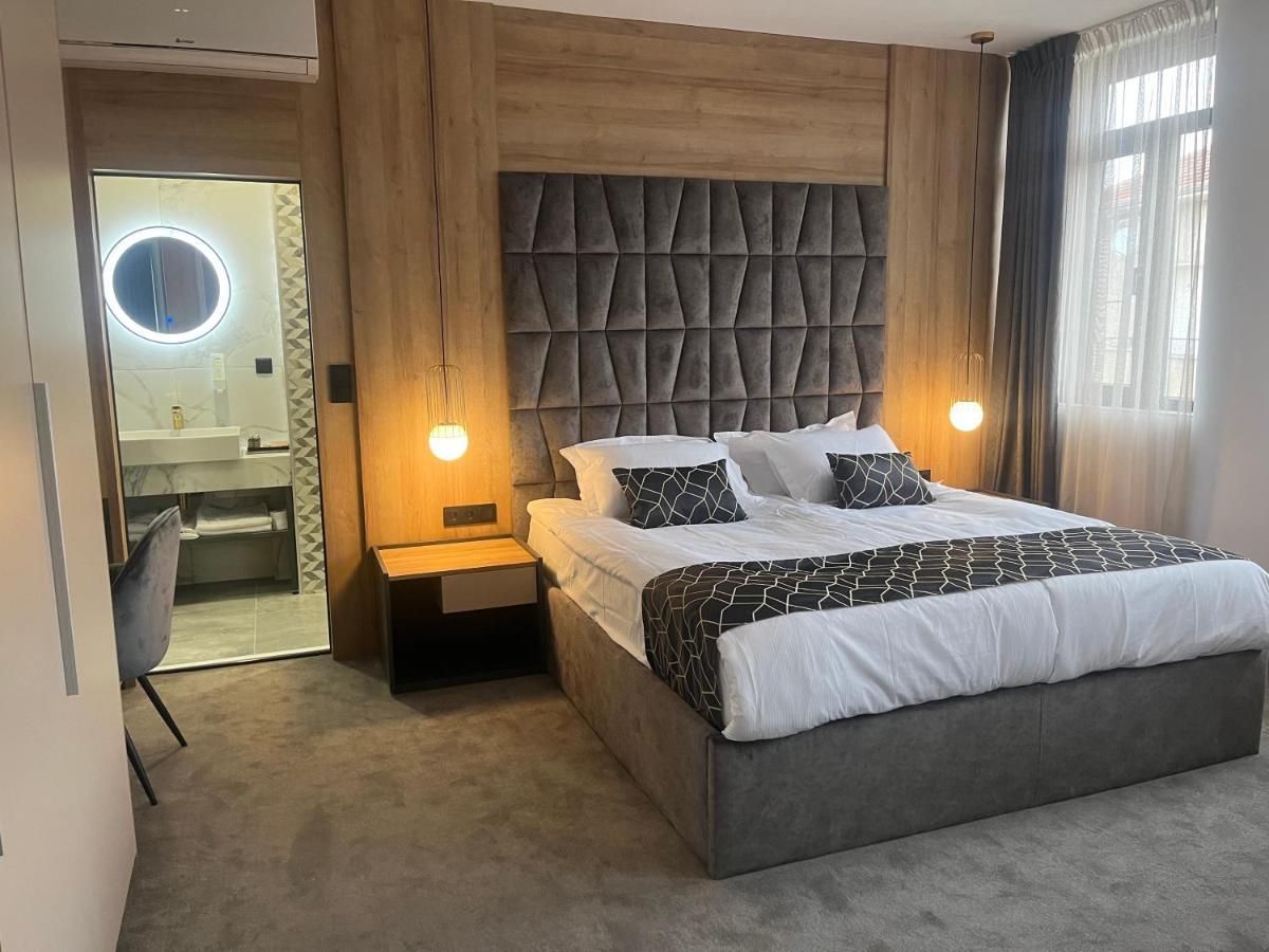 Hotel Niks Sevlievo Esterno foto