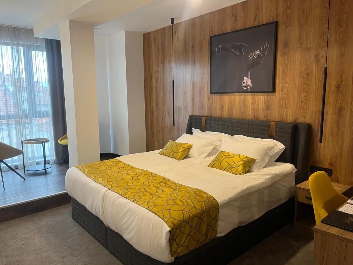 Hotel Niks Sevlievo Esterno foto